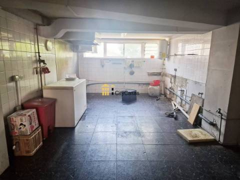 Loja c/ 2 pisos em Águas Santas