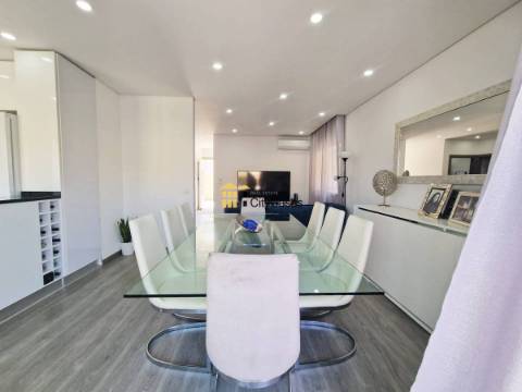 Moradia T3 + Casa T1 Renovadas | Lavra