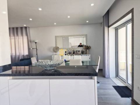 Moradia T3 + Casa T1 Renovadas | Lavra