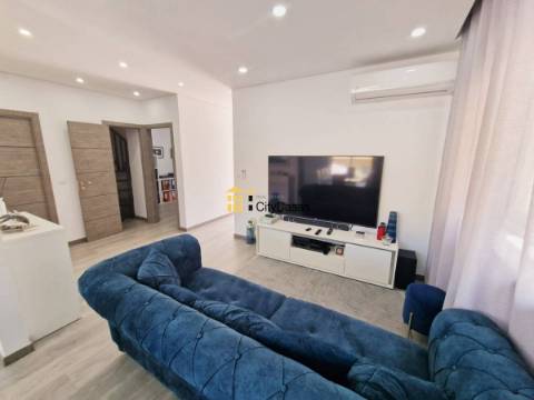 Moradia T3 + Casa T1 Renovadas | Lavra
