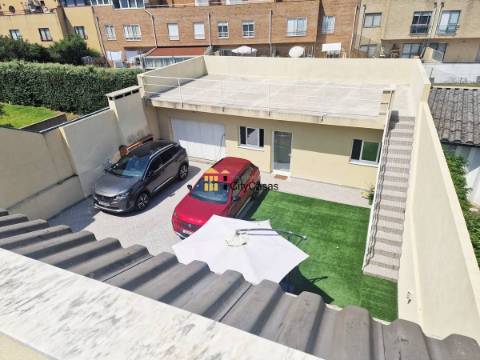 Moradia T3 + Casa T1 Renovadas | Lavra