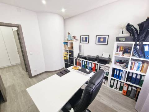 Moradia T3 + Casa T1 Renovadas | Lavra