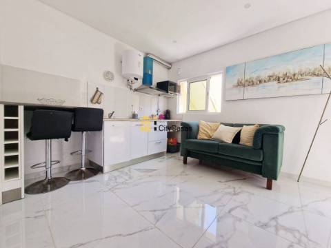 Moradia T3 + Casa T1 Renovadas | Lavra