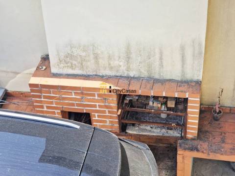 Moradia T3 + Casa T1 Renovadas | Lavra