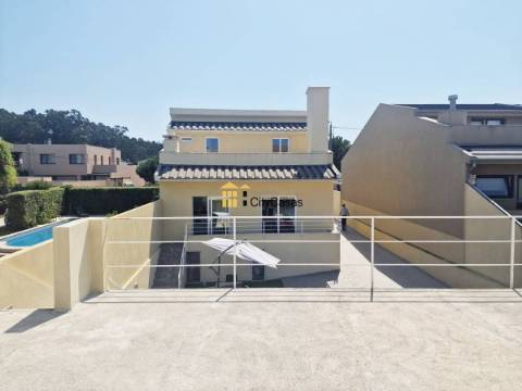 Moradia T3 + Casa T1 Renovadas | Lavra