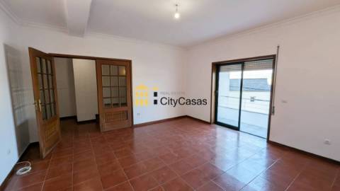 T3 c/ terraço em Paredes