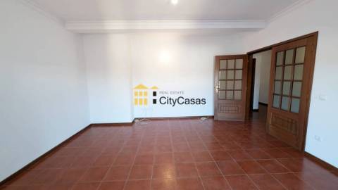 T3 c/ terraço em Paredes