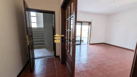 T3 c/ terraço em Paredes