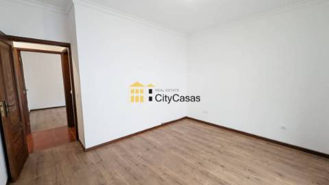 T3 c/ terraço em Paredes