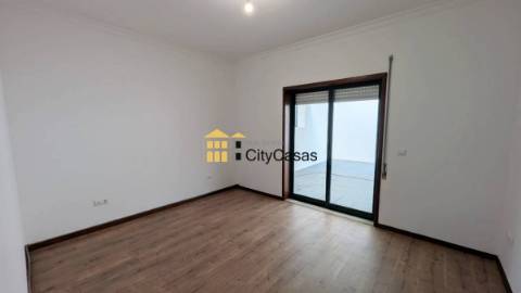 T3 c/ terraço em Paredes