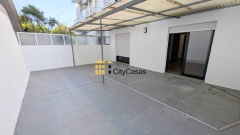 T3 c/ terraço em Paredes