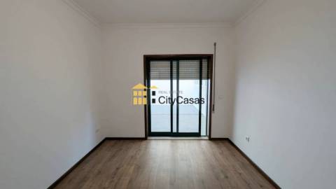 T3 c/ terraço em Paredes