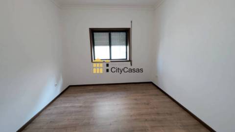 T3 c/ terraço em Paredes