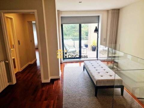 T3 Duplex c/ Terraço | Vistas Mar | Madalena