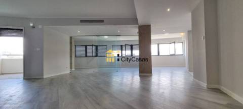 Apartamento T4 c/ Garagem em Braga