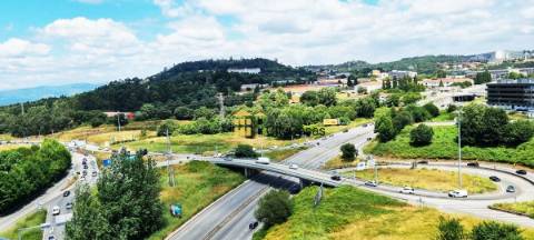 Apartamento T4 c/ Garagem em Braga