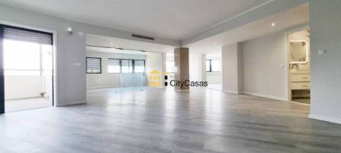 Apartamento T4 c/ Garagem em Braga