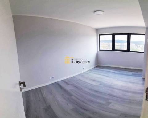 Apartamento T4 c/ Garagem em Braga