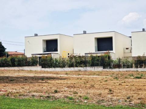 Moradia T3 Nova em Palmeira, Braga