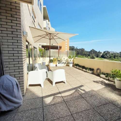 Apartamento T1 com Terraço e L. Garagem