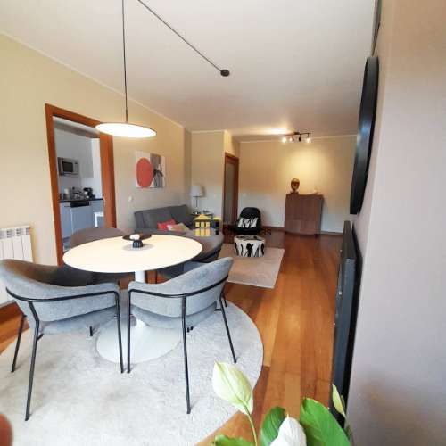 Apartamento T1 com Terraço e L. Garagem