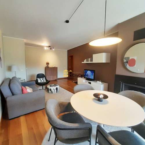 Apartamento T1 com Terraço e L. Garagem