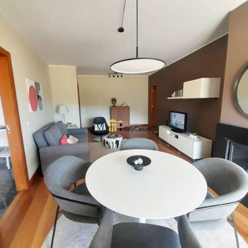 Apartamento T1 com Terraço e L. Garagem