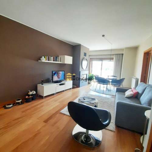 Apartamento T1 com Terraço e L. Garagem