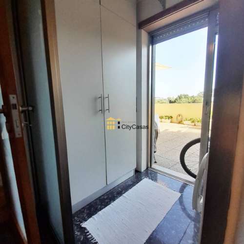 Apartamento T1 com Terraço e L. Garagem