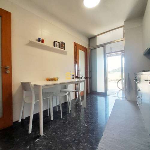 Apartamento T1 com Terraço e L. Garagem