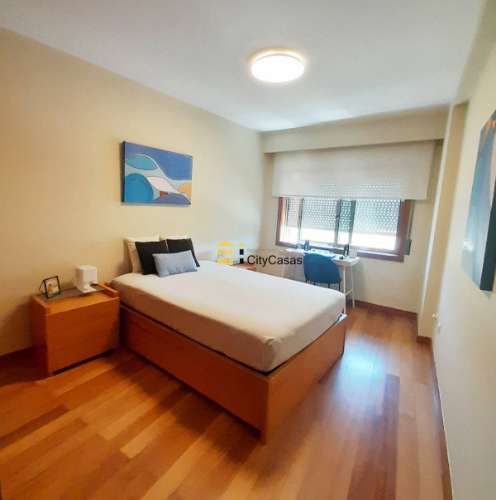 Apartamento T1 com Terraço e L. Garagem