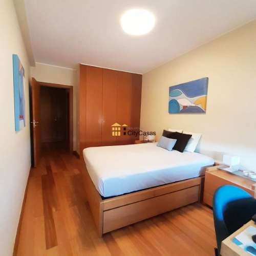 Apartamento T1 com Terraço e L. Garagem