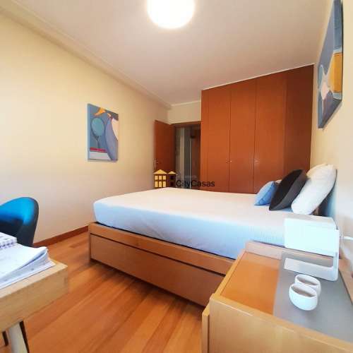 Apartamento T1 com Terraço e L. Garagem