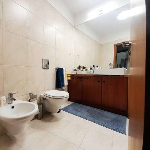 Apartamento T1 com Terraço e L. Garagem