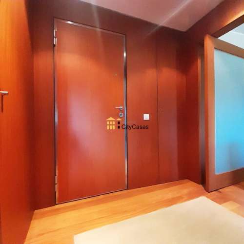 Apartamento T1 com Terraço e L. Garagem