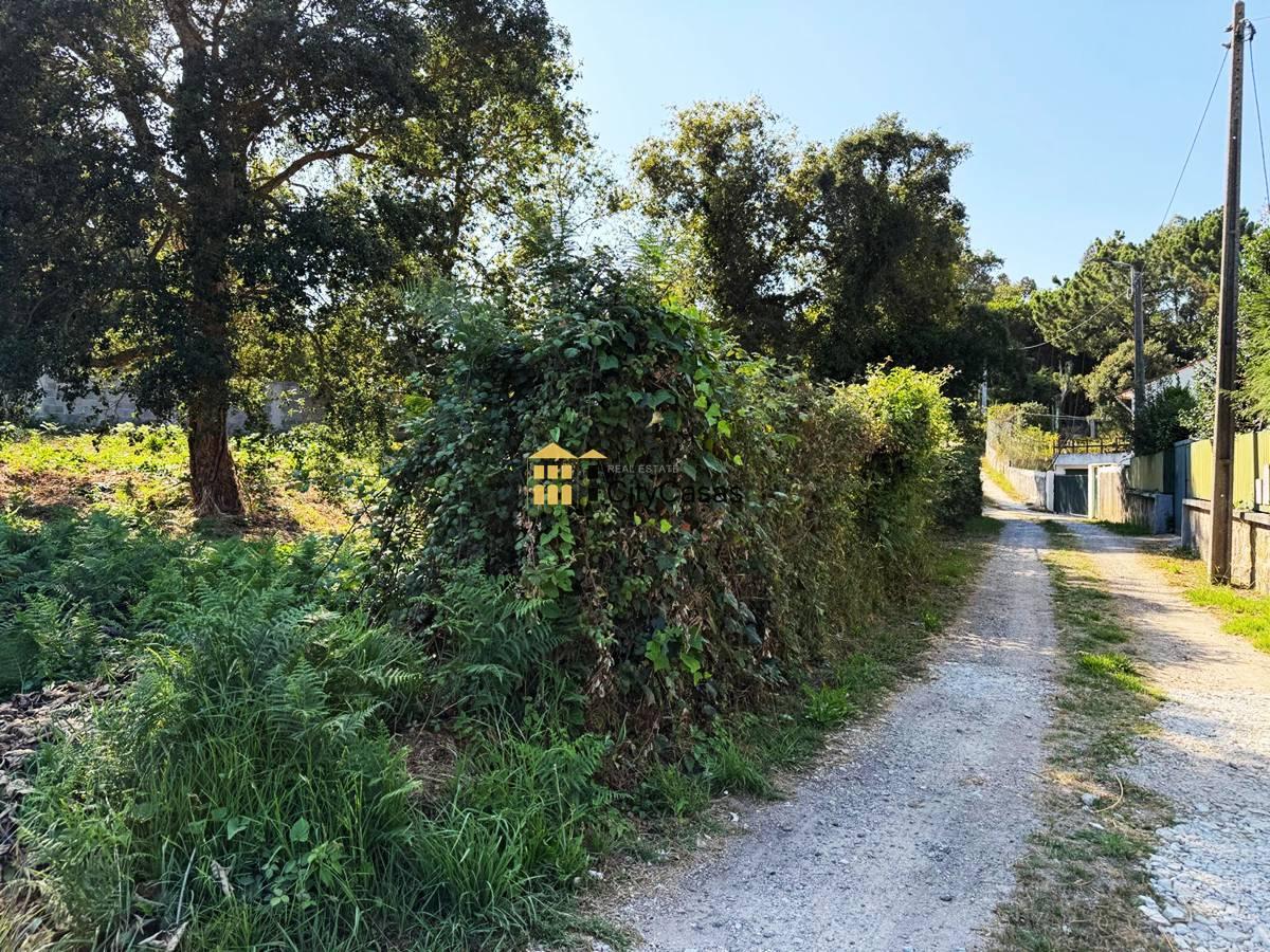 Terreno 1402 m2 a poucos metros da Praia de Valadares