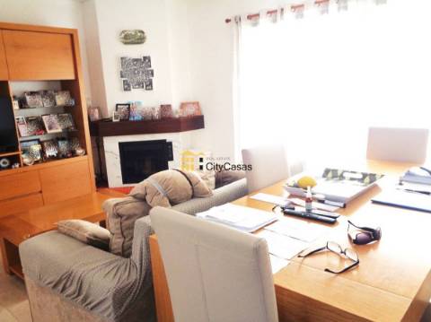 Apartamento T3 c/ L. Garagem | Rio Tinto (Forno)