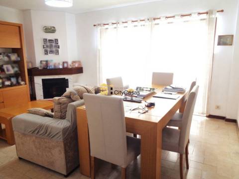 Apartamento T3 c/ L. Garagem | Rio Tinto (Forno)