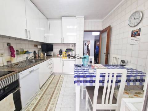 Apartamento T3 c/ L. Garagem | Rio Tinto (Forno)