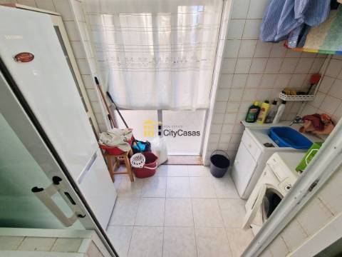 Apartamento T3 c/ L. Garagem | Rio Tinto (Forno)