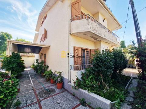 Moradia T4 c/ 4 Frentes em Águas Santas