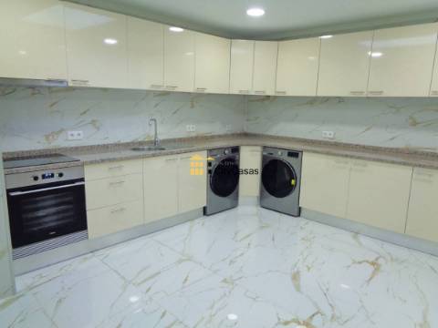 Moradia T5 Renovada | Porto