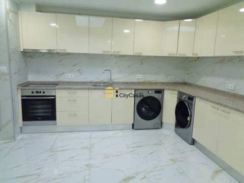 Moradia T5 Renovada | Porto