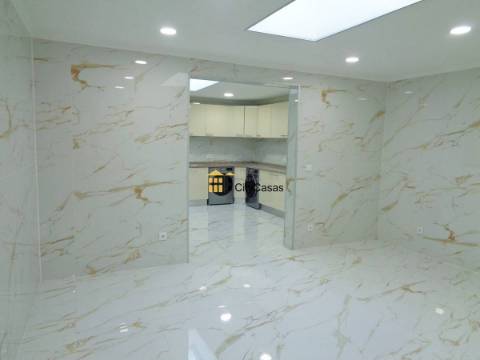 Moradia T5 Renovada | Porto