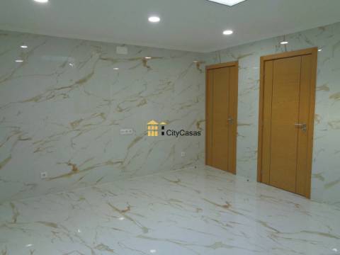 Moradia T5 Renovada | Porto