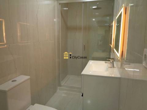 Moradia T5 Renovada | Porto