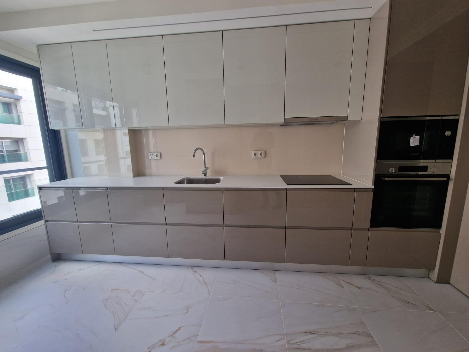 Apartamento T3 Novo com Varanda | Centro da Maia