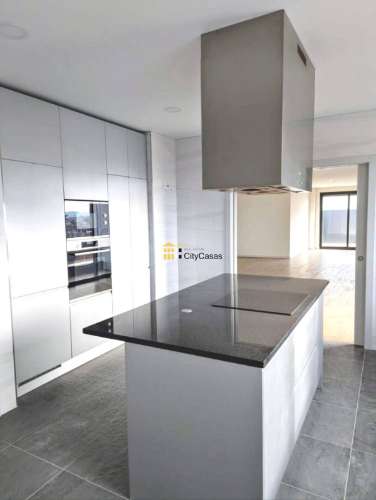 Penthouse T4 Nova com Terraço | Boavista