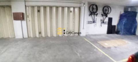 Garagem Box 50 m2 | Águas Santas