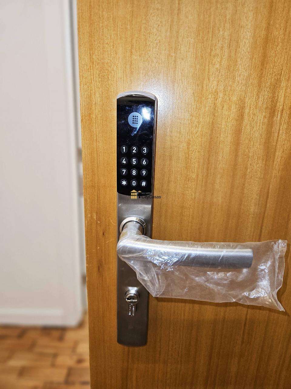 Apartamento T4 Renovado em Zona ARU do Porto